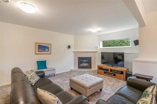 1112 Aery View Way, Parksville, BC 