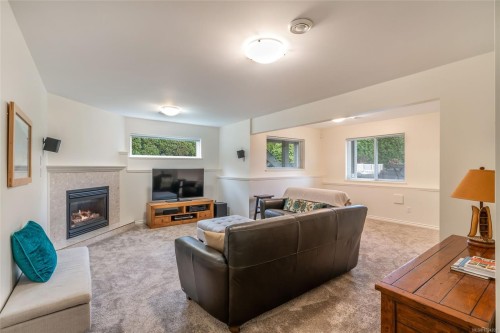 1112 Aery View Way, Parksville, BC 