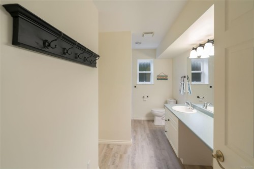 1112 Aery View Way, Parksville, BC 