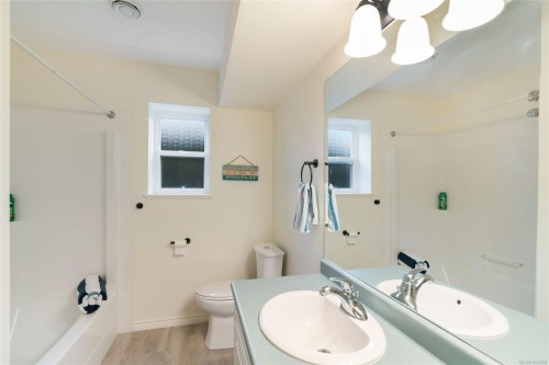 1112 Aery View Way, Parksville, BC 