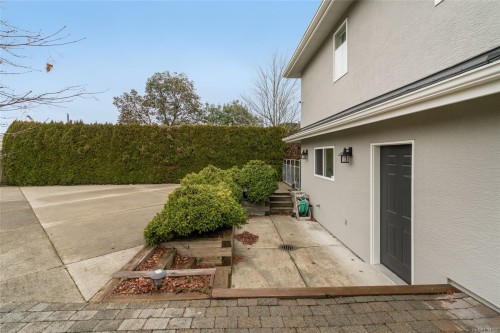 1112 Aery View Way, Parksville, BC 