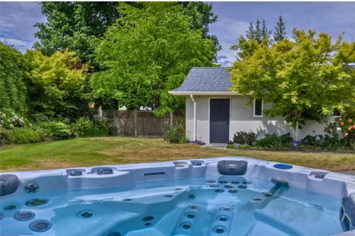 1112 Aery View Way, Parksville, BC 