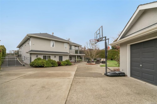 1112 Aery View Way, Parksville, BC 