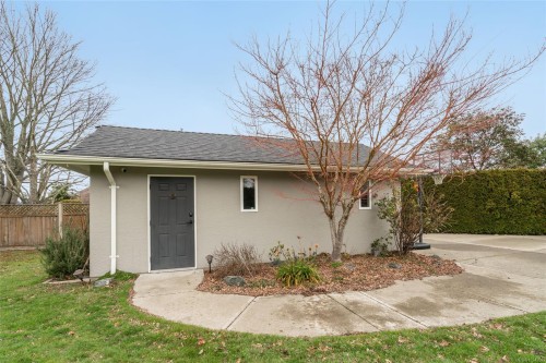 1112 Aery View Way, Parksville, BC 