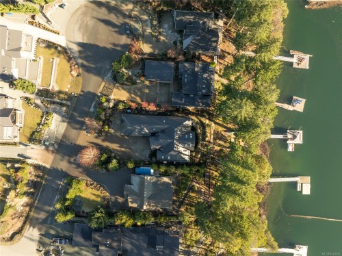 7342 Lakefront Pl, Lake Cowichan, BC 