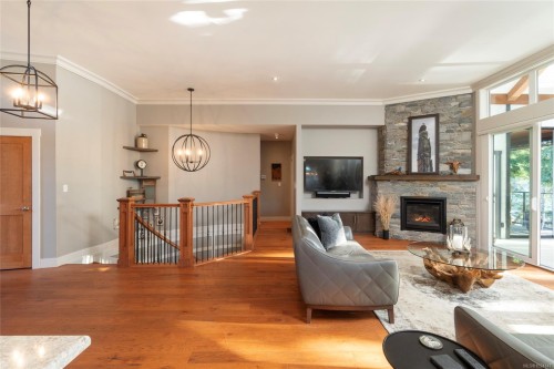 7342 Lakefront Pl, Lake Cowichan, BC 