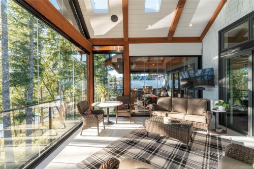 7342 Lakefront Pl, Lake Cowichan, BC 