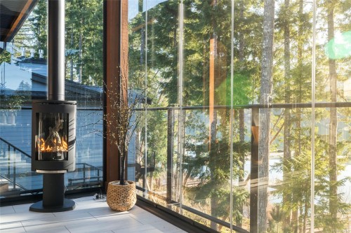 7342 Lakefront Pl, Lake Cowichan, BC 