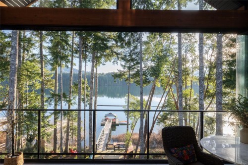 7342 Lakefront Pl, Lake Cowichan, BC 