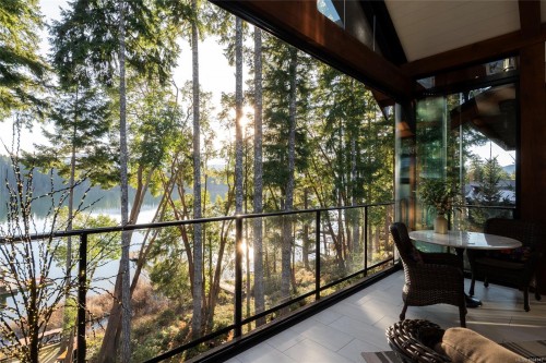 7342 Lakefront Pl, Lake Cowichan, BC 