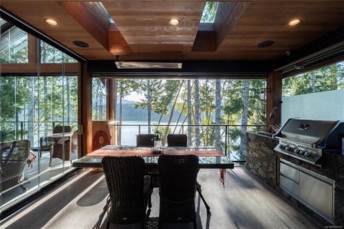 7342 Lakefront Pl, Lake Cowichan, BC 