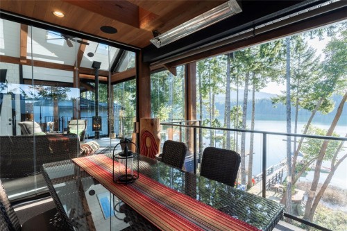 7342 Lakefront Pl, Lake Cowichan, BC 