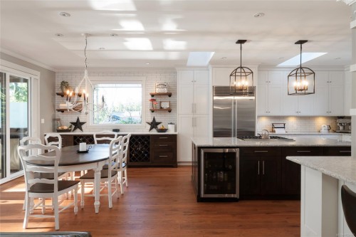 7342 Lakefront Pl, Lake Cowichan, BC 