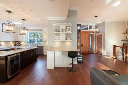 7342 Lakefront Pl, Lake Cowichan, BC 