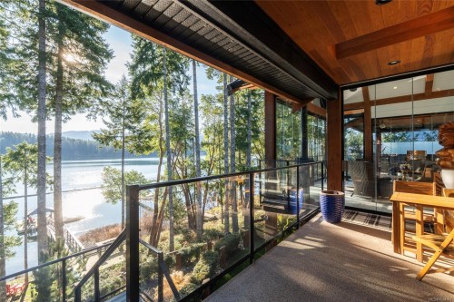 7342 Lakefront Pl, Lake Cowichan, BC 