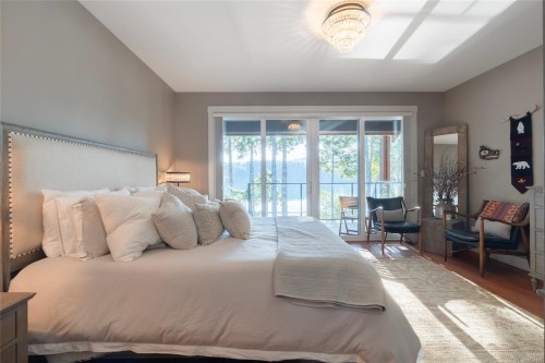 7342 Lakefront Pl, Lake Cowichan, BC 