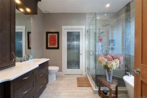 7342 Lakefront Pl, Lake Cowichan, BC 