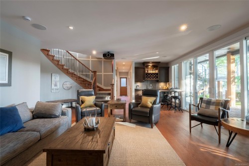 7342 Lakefront Pl, Lake Cowichan, BC 