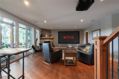 7342 Lakefront Pl, Lake Cowichan, BC 