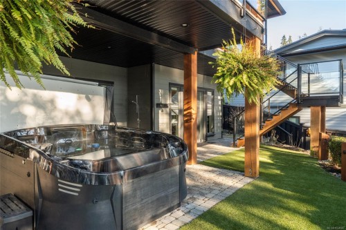 7342 Lakefront Pl, Lake Cowichan, BC 