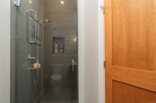 7342 Lakefront Pl, Lake Cowichan, BC 