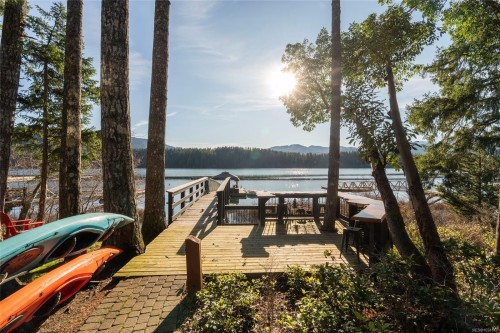 7342 Lakefront Pl, Lake Cowichan, BC 