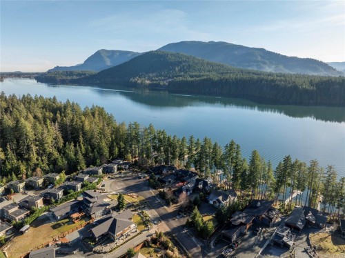 7342 Lakefront Pl, Lake Cowichan, BC 