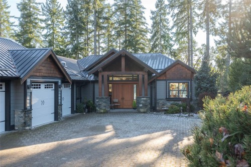 7342 Lakefront Pl, Lake Cowichan, BC 