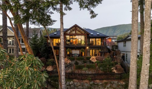 7342 Lakefront Pl, Lake Cowichan, BC 