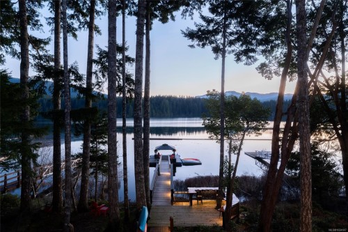 7342 Lakefront Pl, Lake Cowichan, BC 