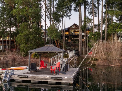 7342 Lakefront Pl, Lake Cowichan, BC 