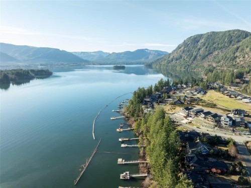 7342 Lakefront Pl, Lake Cowichan, BC 