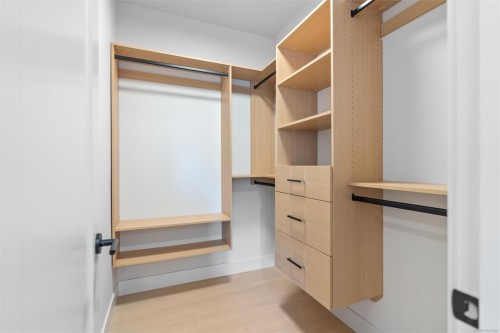 2-588 Whiteside St, Saanich, BC 