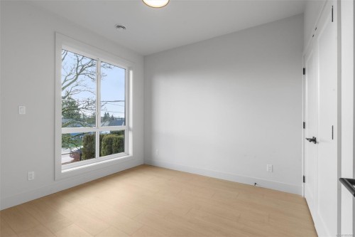 2-588 Whiteside St, Saanich, BC 