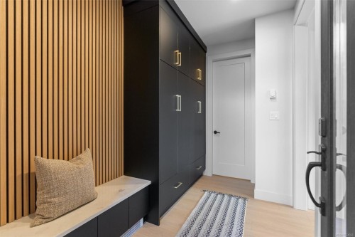 2-588 Whiteside St, Saanich, BC 