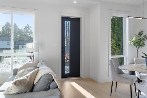 2-588 Whiteside St, Saanich, BC 