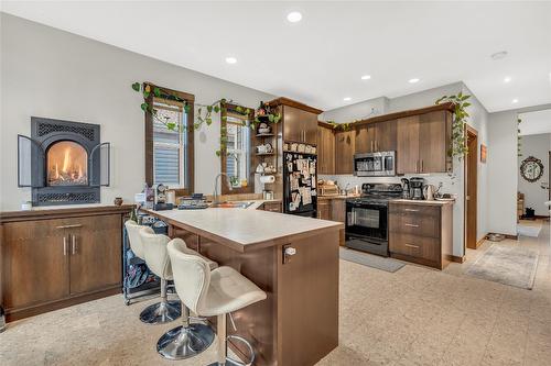 102-653 Papineau Street, Penticton, BC - Indoor Photo Showing Kitchen