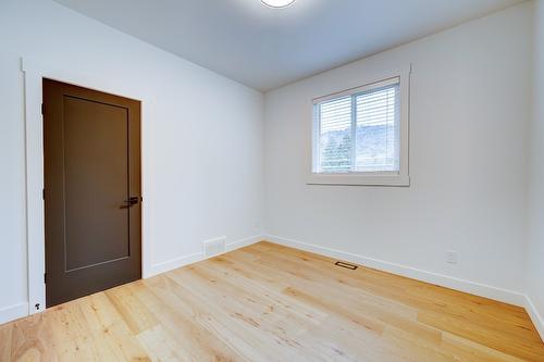 2244 Valleyview Drive, Kamloops, BC - Indoor Photo Showing Other Room