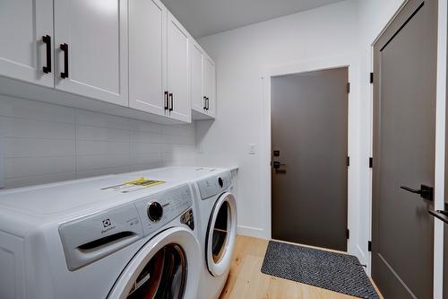 2244 Valleyview Drive, Kamloops, BC - Indoor Photo Showing Laundry Room