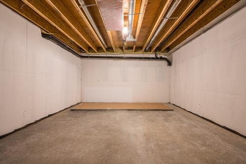 2244 Valleyview Drive, Kamloops, BC - Indoor Photo Showing Basement