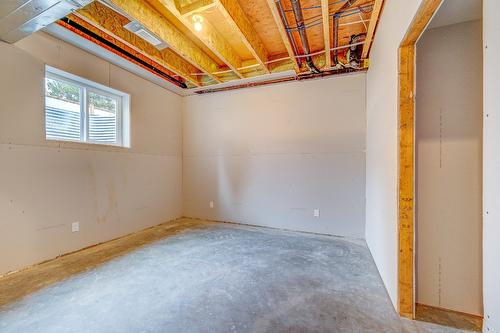 2244 Valleyview Drive, Kamloops, BC - Indoor