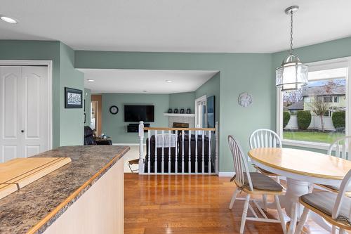 833 Springwood Court, Kelowna, BC - Indoor Photo Showing Dining Room