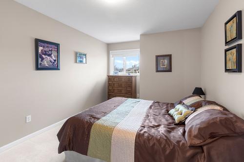833 Springwood Court, Kelowna, BC - Indoor Photo Showing Bedroom