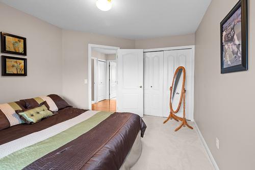 833 Springwood Court, Kelowna, BC - Indoor Photo Showing Bedroom