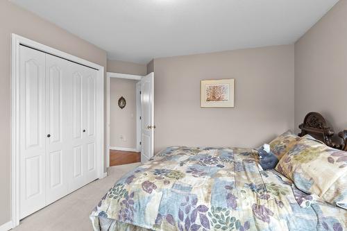 833 Springwood Court, Kelowna, BC - Indoor Photo Showing Bedroom