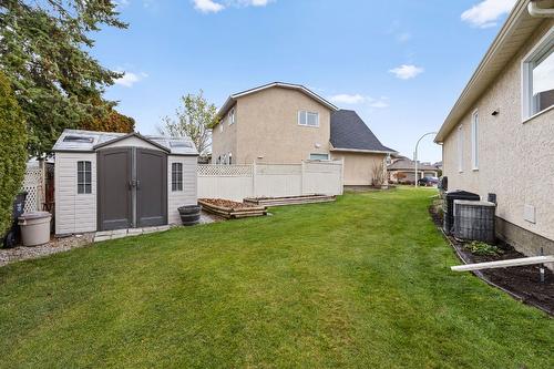 833 Springwood Court, Kelowna, BC - Outdoor With Exterior