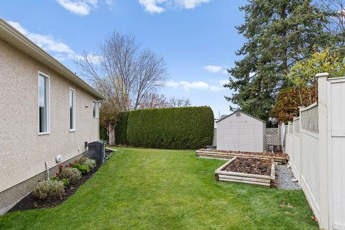 833 Springwood Court, Kelowna, BC - Outdoor