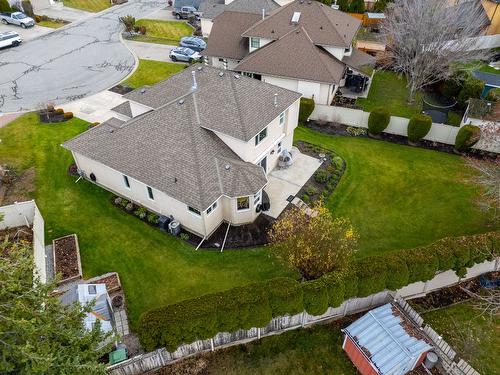 833 Springwood Court, Kelowna, BC - Outdoor