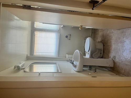 2166 Aberdeen Street, Kelowna, BC - Indoor Photo Showing Bathroom