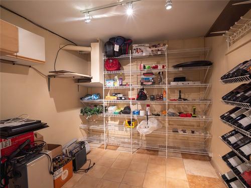 3-6811 Cottonwood Drive, Osoyoos, BC - Indoor With Storage